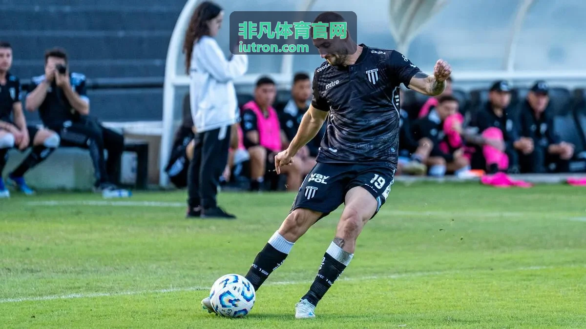 非凡体育官网赛事活动主教练带队训练现场